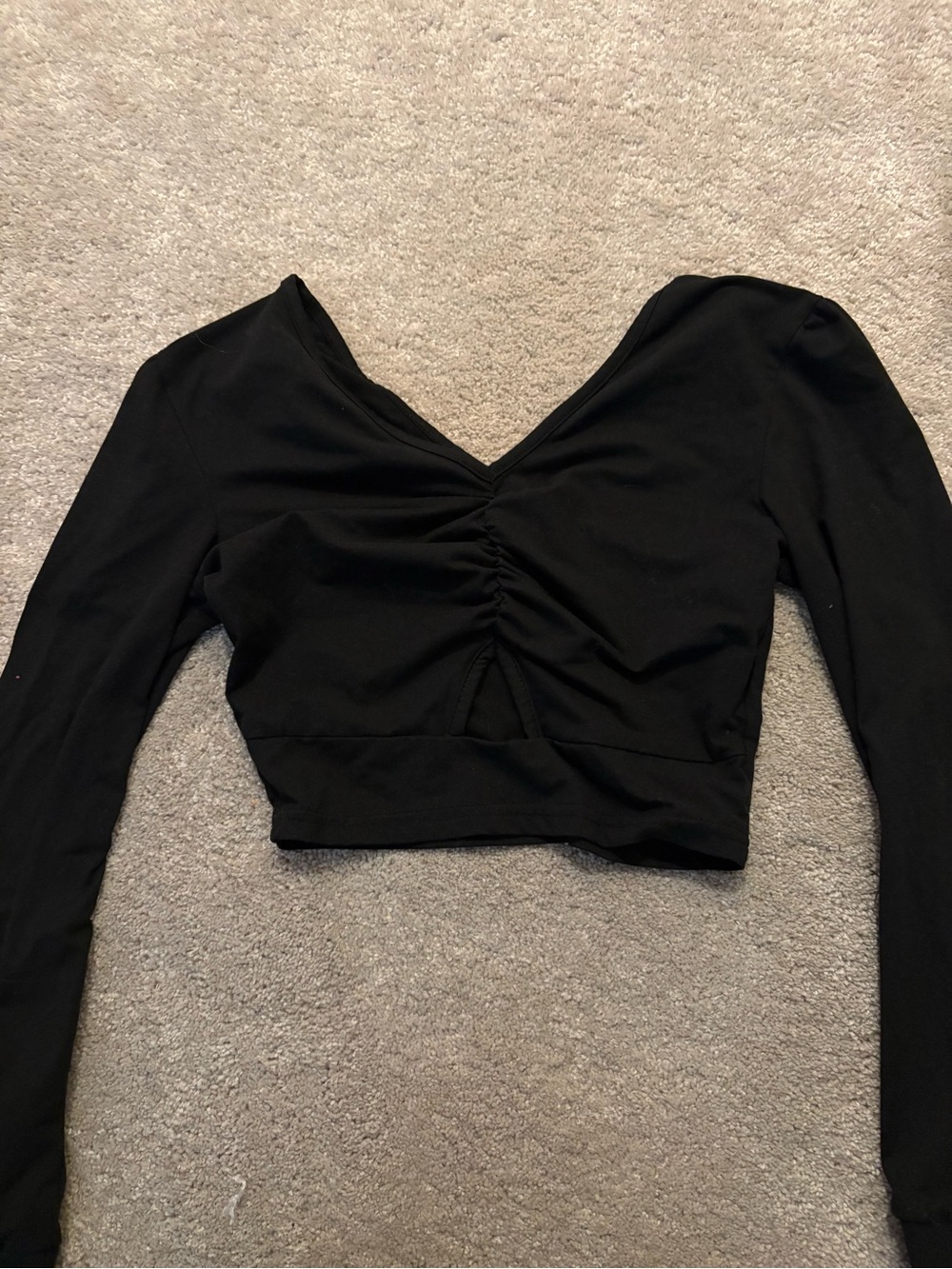 ROMWE Black Ruched V-Neck Long Sleeve Crop Top
